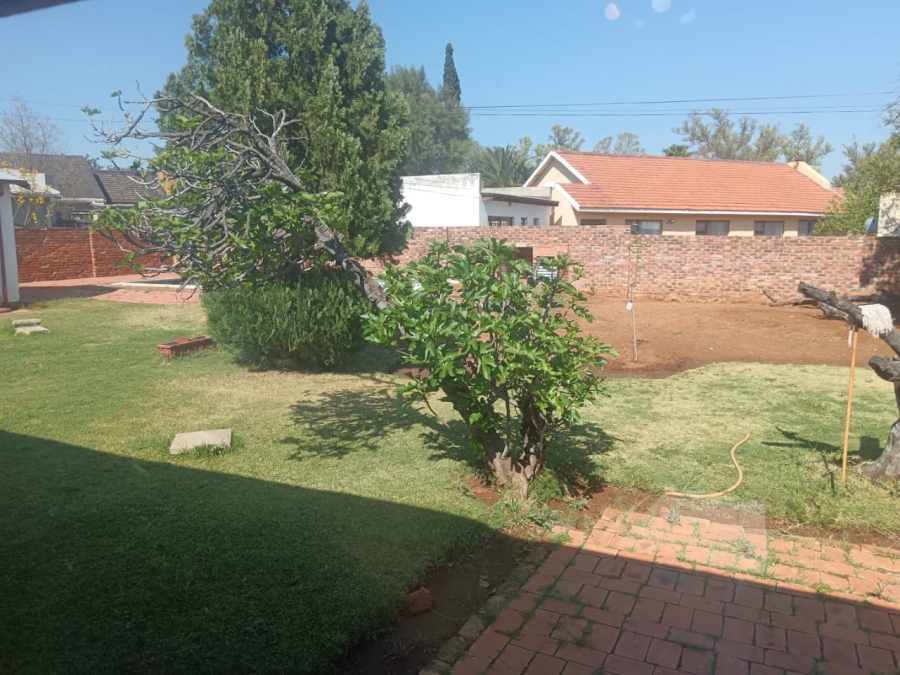 3 Bedroom Property for Sale in Heuwelsig Northern Cape